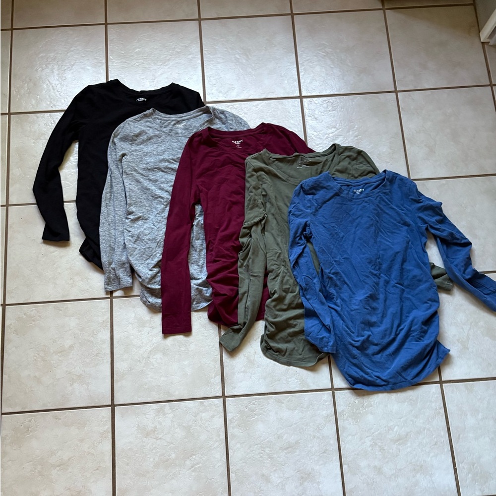 SOLD -Old Navy Maternity long sleeve tees